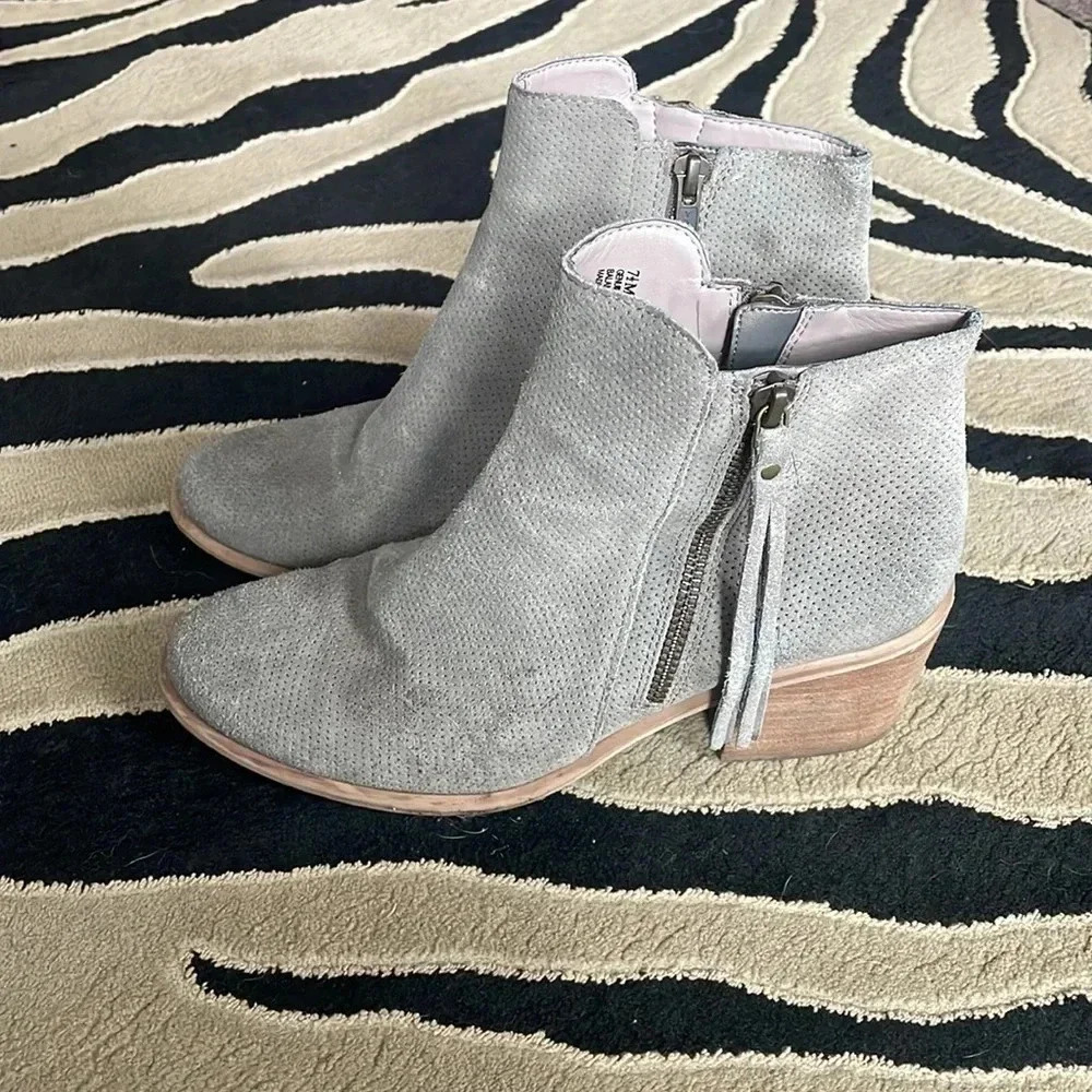 Hinge Boots - Picture 3 of 6